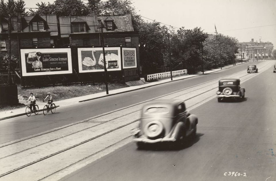 Bloor looking west towards Sherbourne, 1939