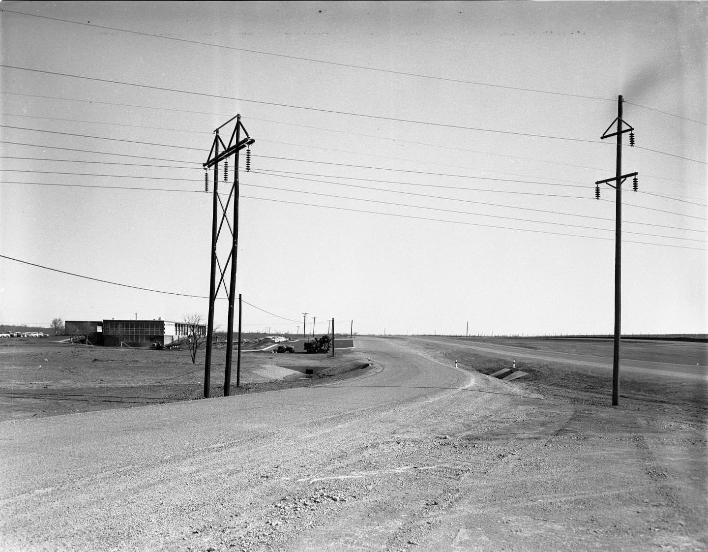 New Mayflower Moving Building on W. N. First, 1958