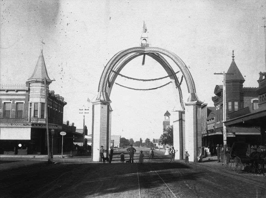 Center Street, Fourth of July, Anaheim, 1892