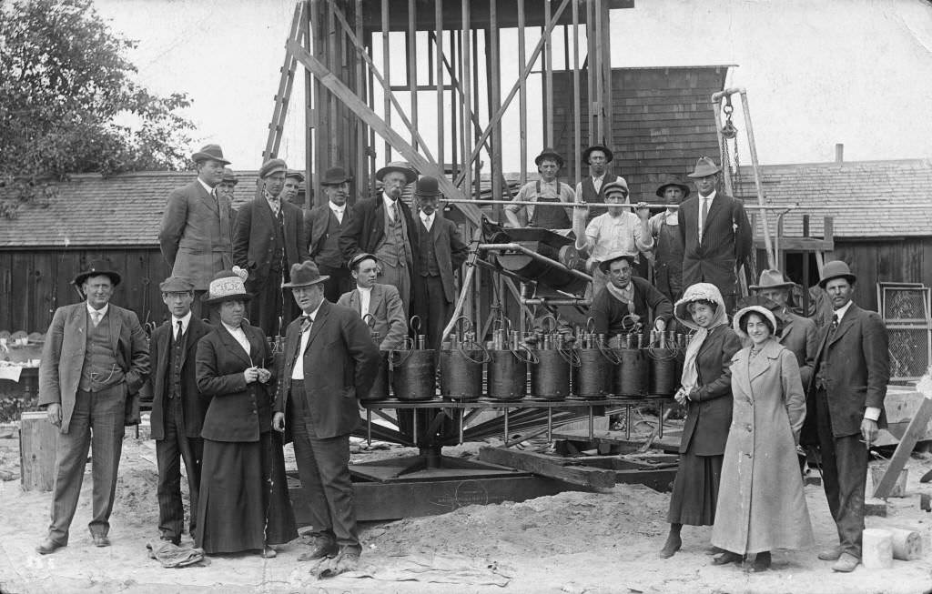 Joe Barter and water drilling rig, 1889