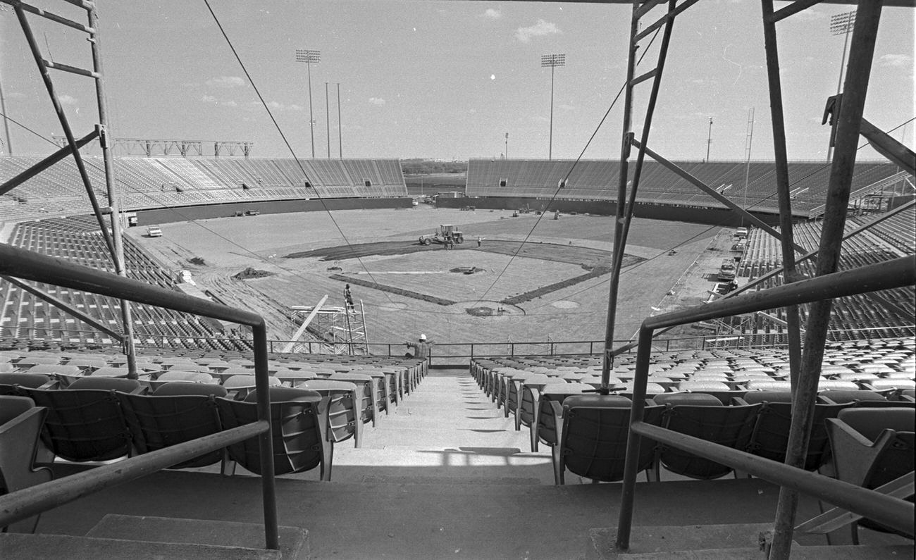 Arlington Stadium construction, 1972