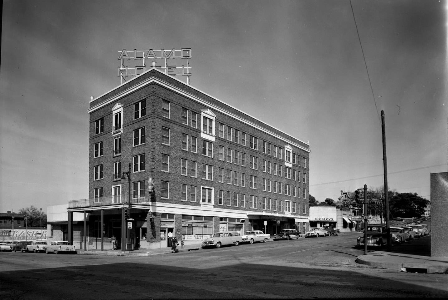 The Alamo Hotel at 400 W. 6th Street, 1957
