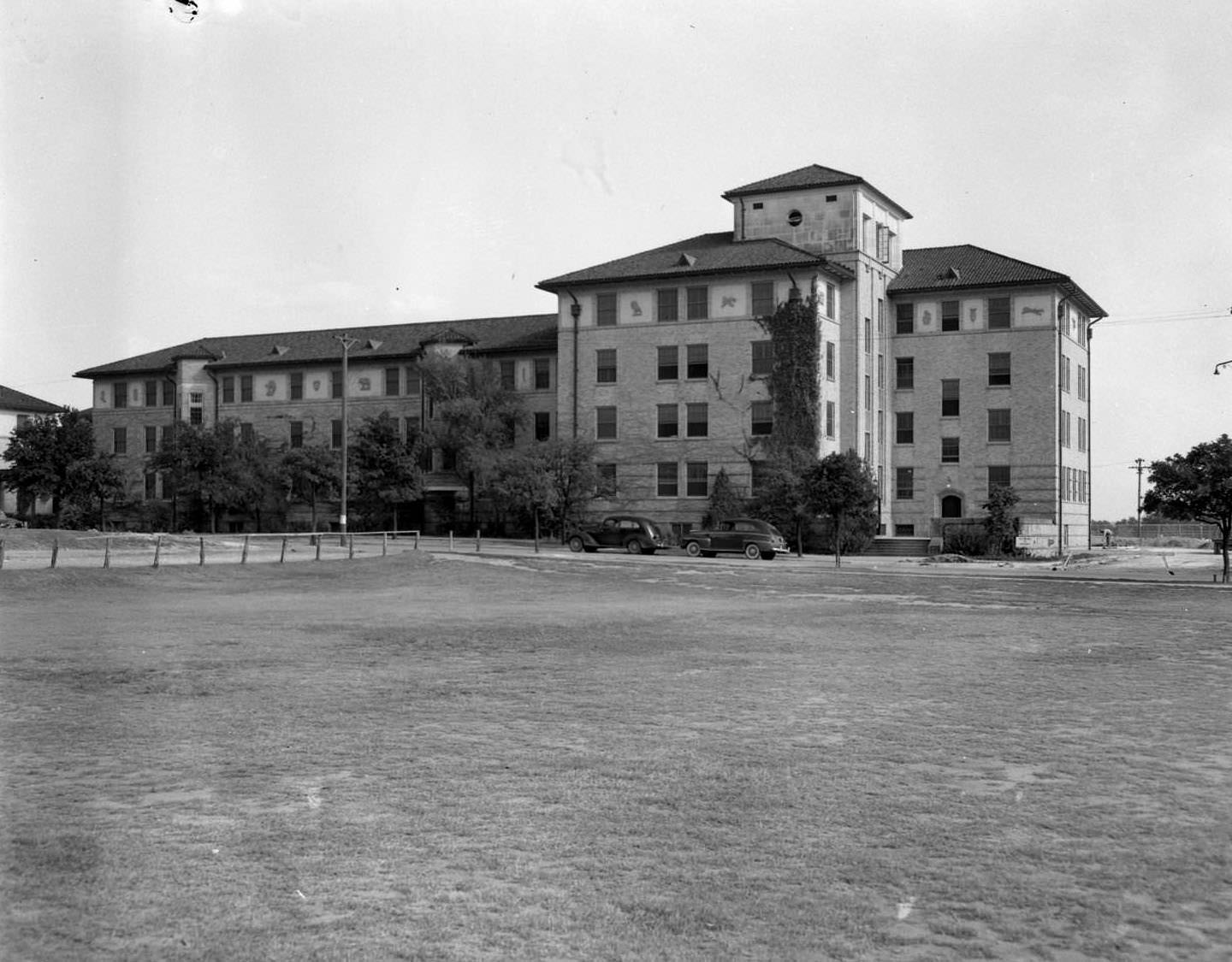 Brackenridge Dorm, 1950