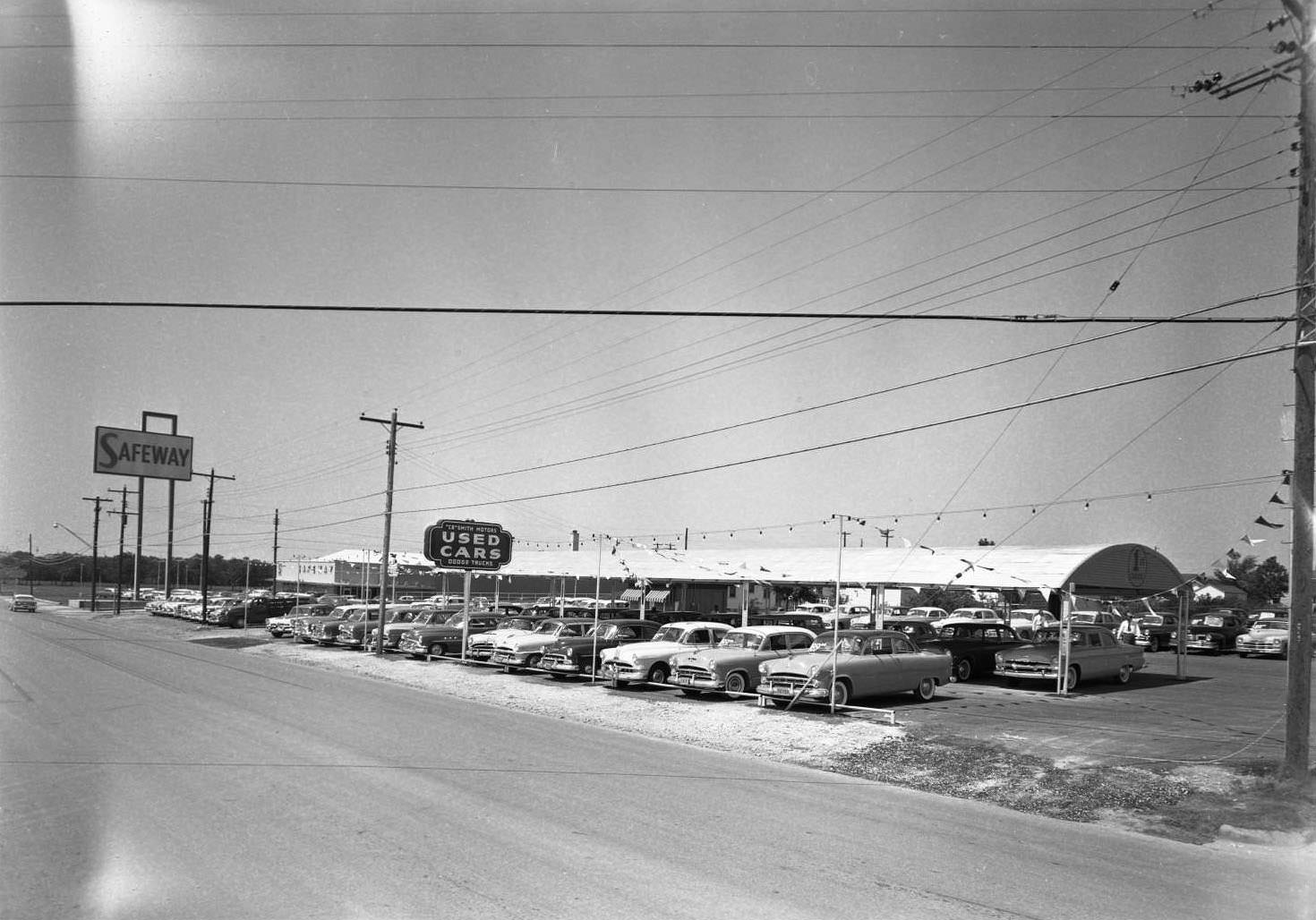 C.B. Smith Motors Used Car lot at 5408 Burnett Road, 1955