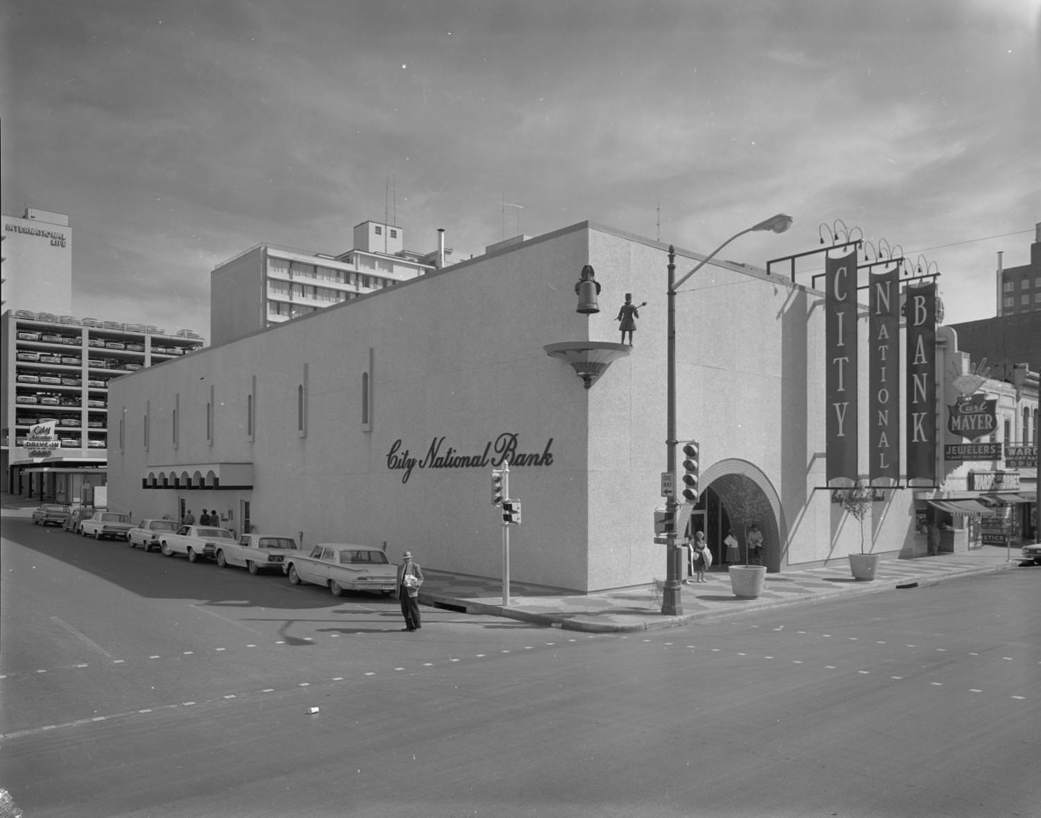 The since demolished City National Bank, located on 819 Congress Avenue, 1964