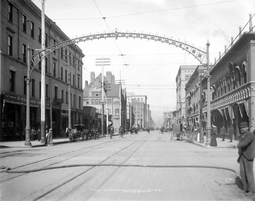 View of 17th (Seventeenth) street from Tremont Place, Denver, 1907