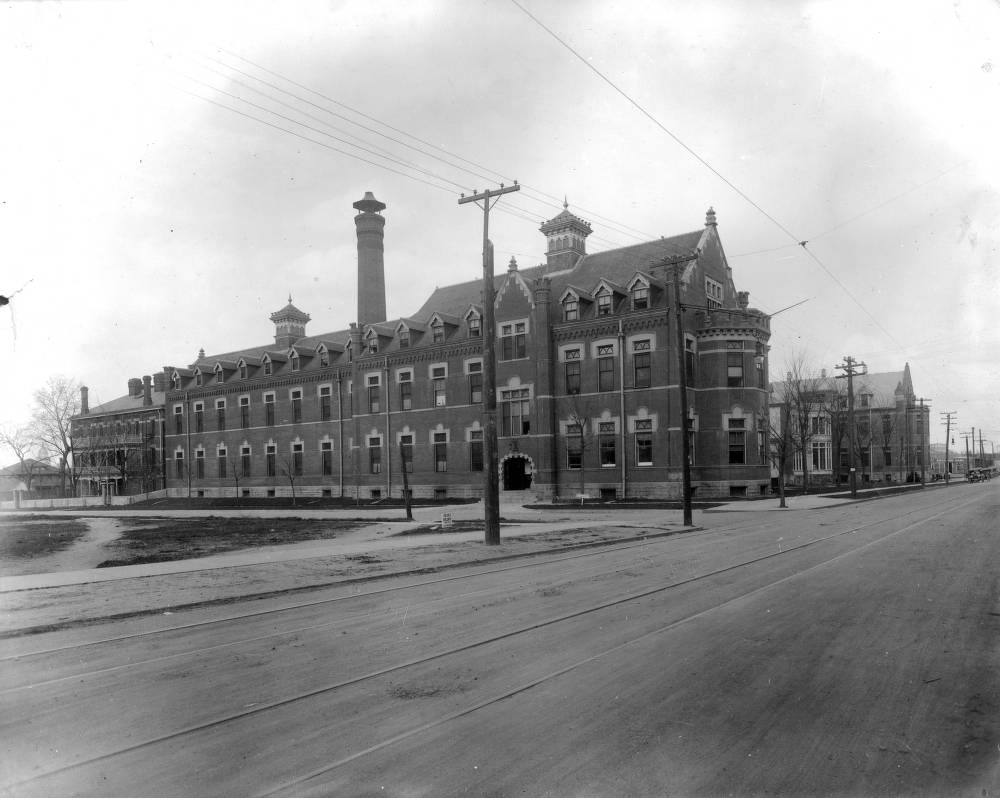 Denver General Hospital and Home For Nurses at West 6th (Sixth) Avenue and Cherokee Street in the Lincoln Park neighborhood of Denver, 1909