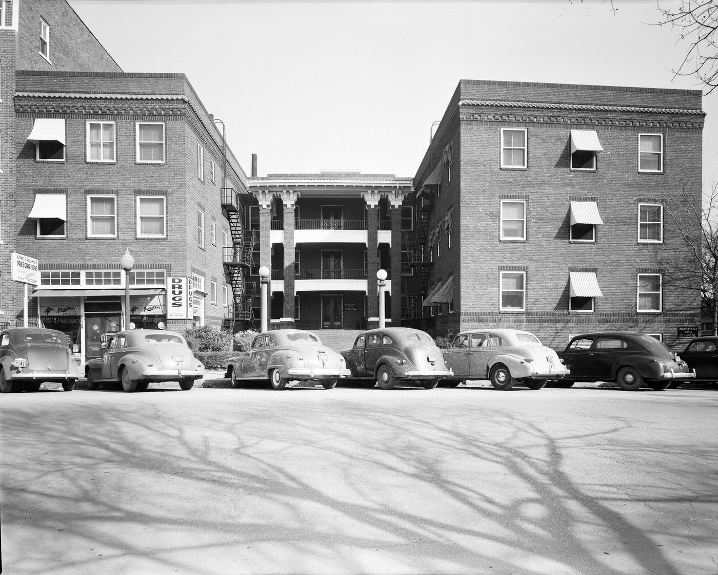 Pennsylvania Avenue Hospital with Kenney's Pharmacy on the left, Fort Worth, Texas, 1947