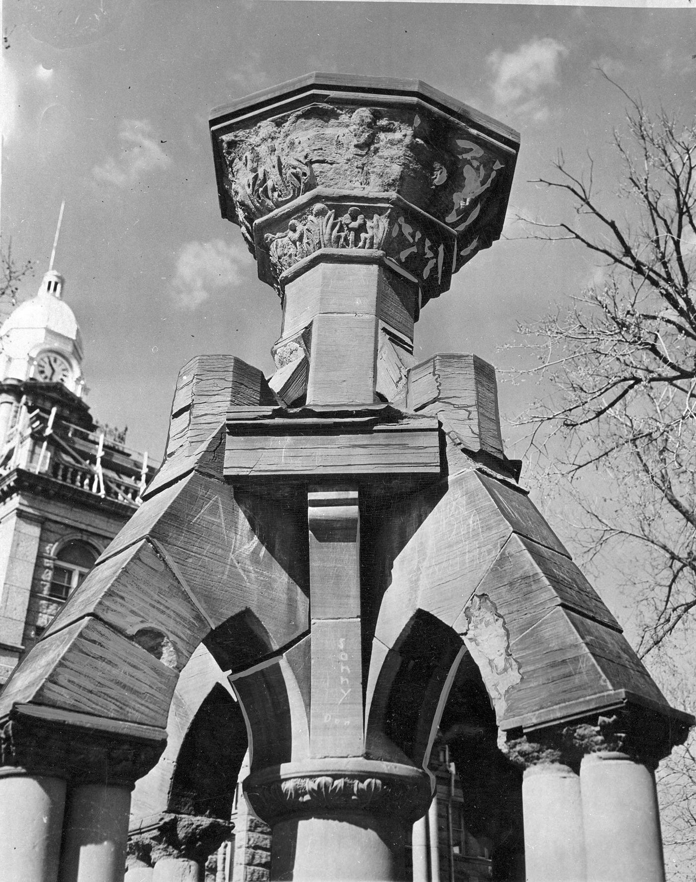 Horse trough carving on the exterior of the Courthouse Square, in downtown Fort Worth, 1940