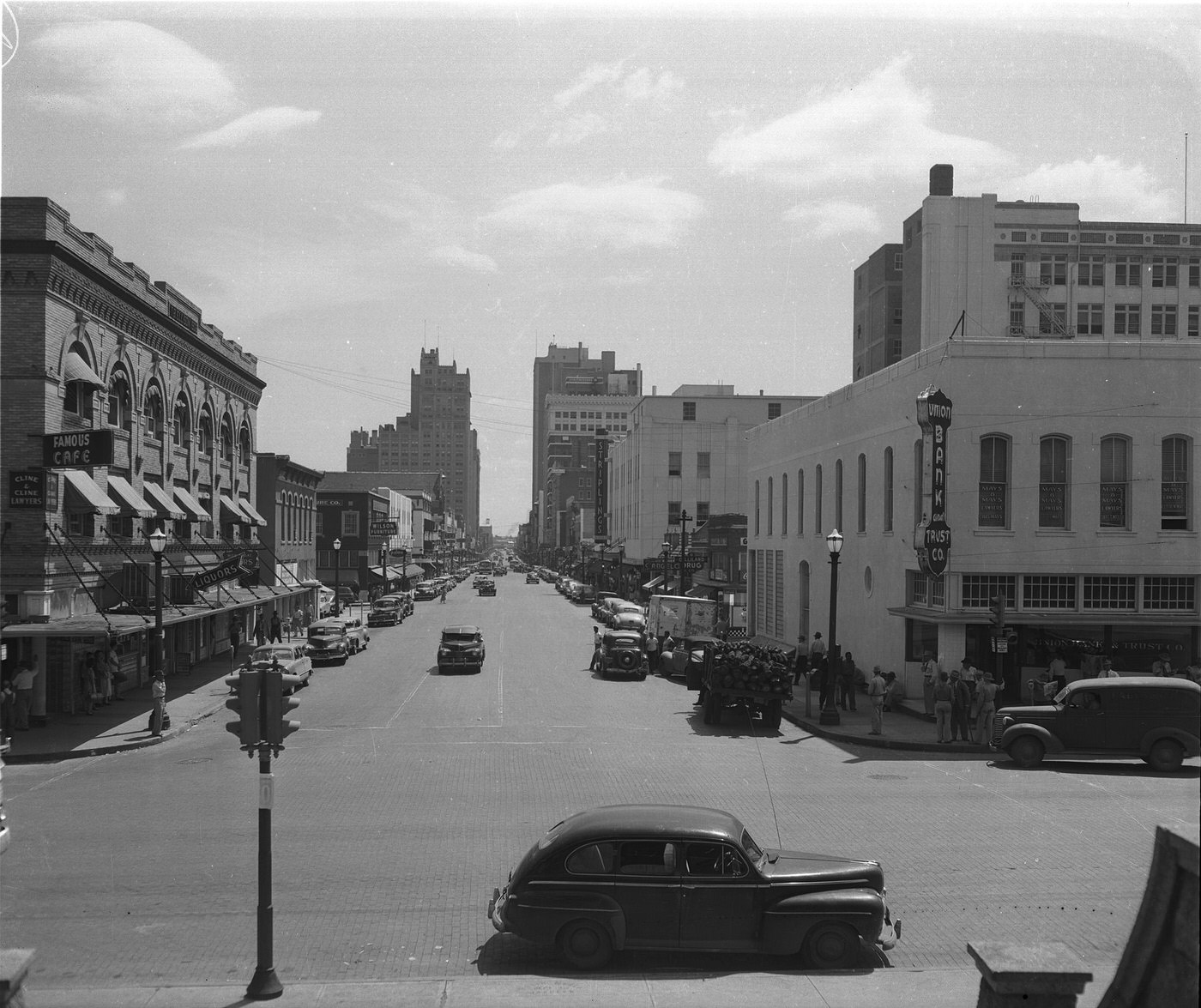 Looking south down Main St. from Tarrant County Court House, Fort Worth in 1949