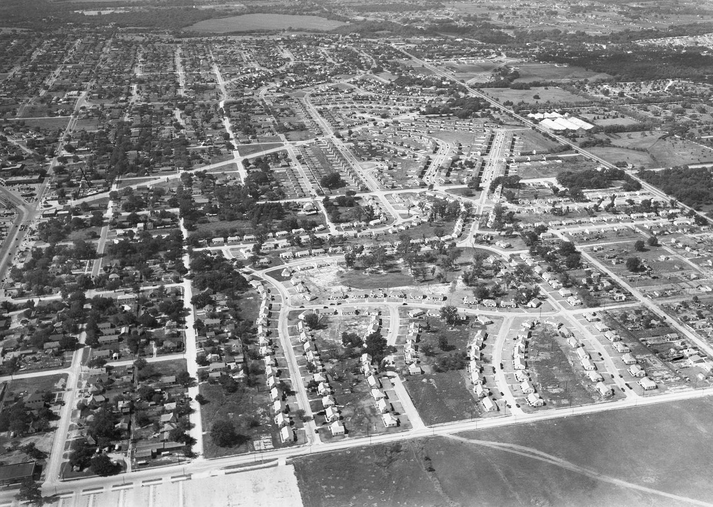 Aerial view of west Fort Worth homes between Seventh Street and White Settlement Road near Bailey, 1945