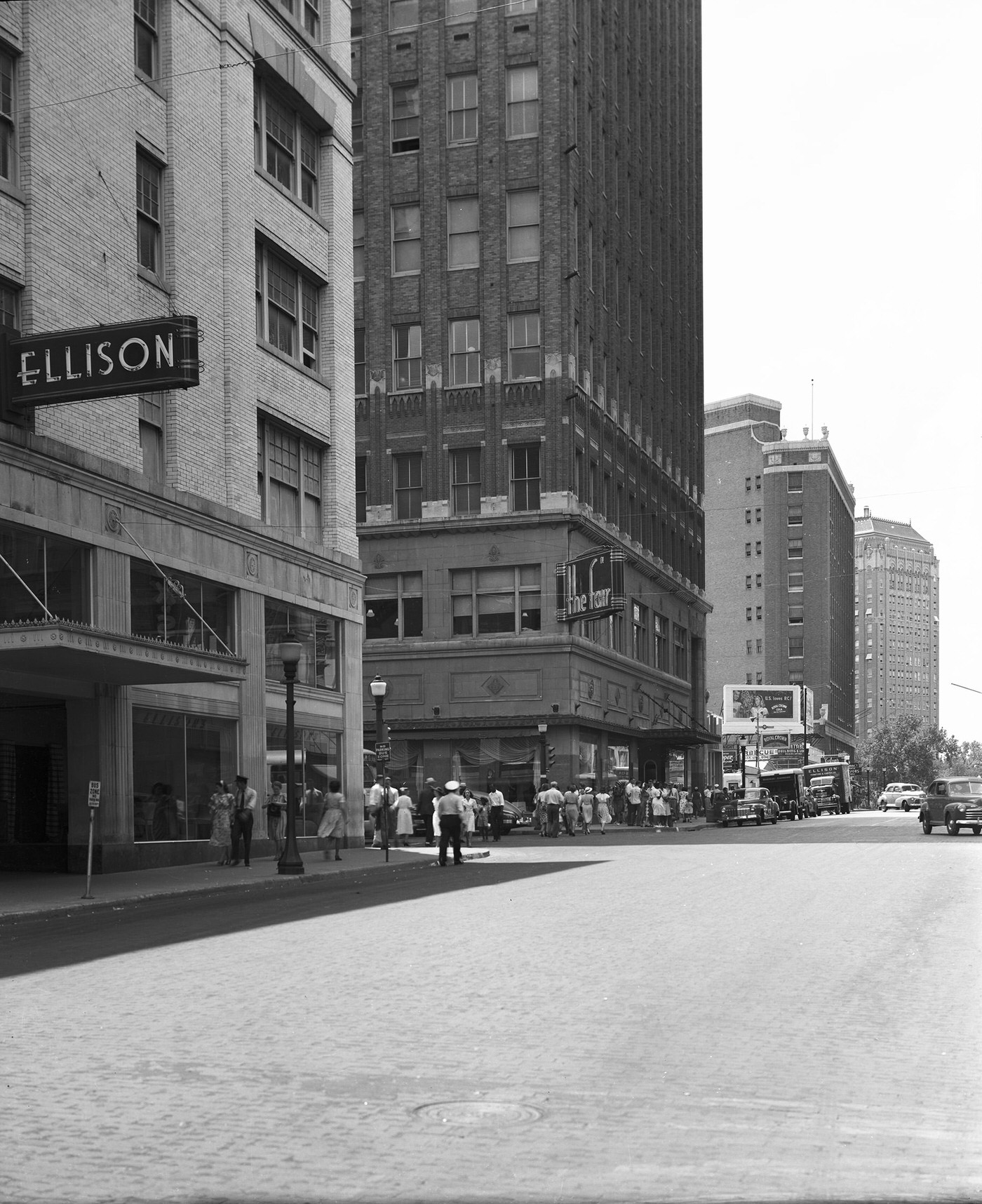 The Fair Department Store with Ellison's Furniture Store in the foreground; 7th Street, downtown Fort Worth, 1947