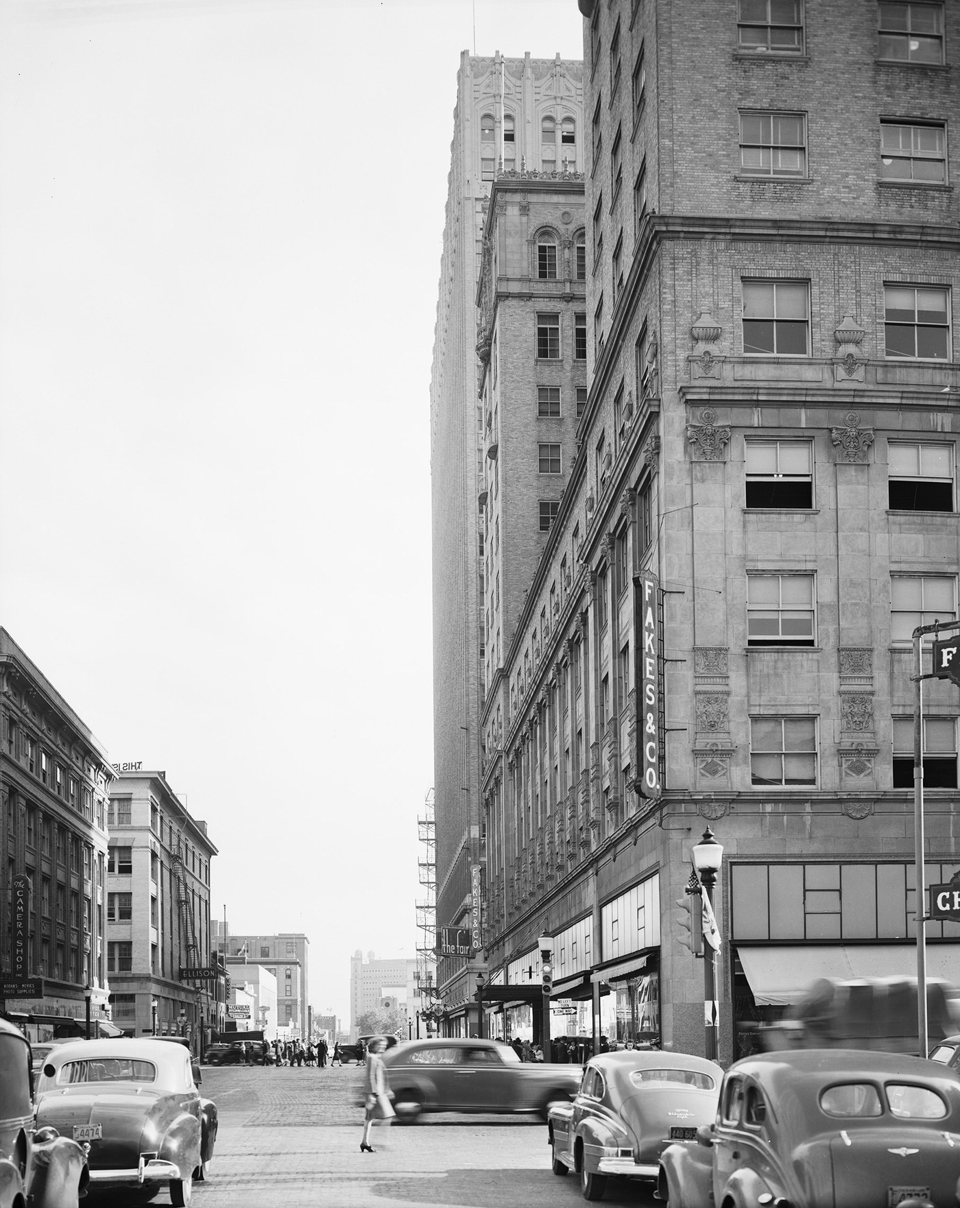 Looking south on Throckmorton Street from 9th Street, 1945