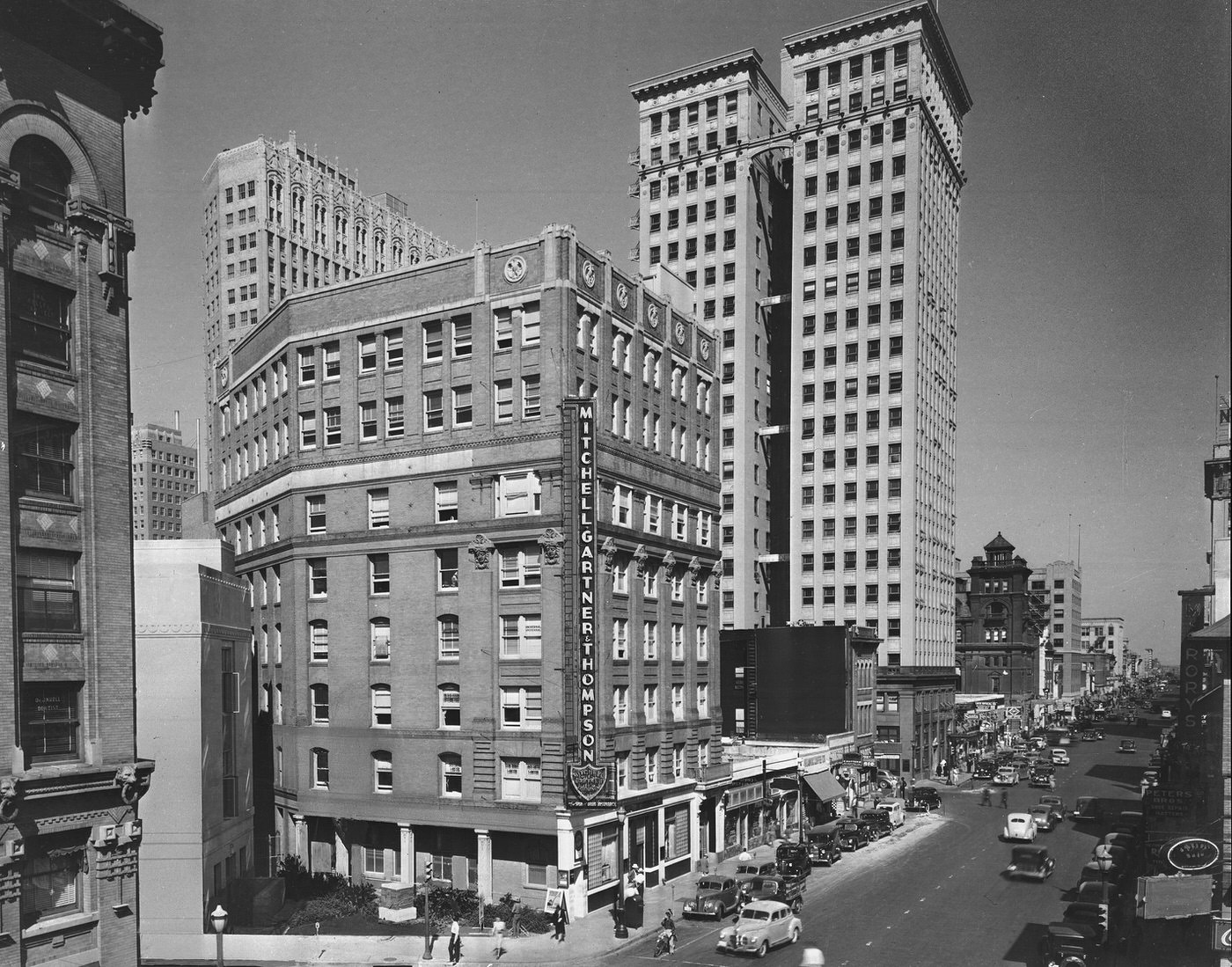 Mitchell, Gartner & Thompson Insurance building and the W. T. Waggoner building, Fort Worth, Texas, 1942