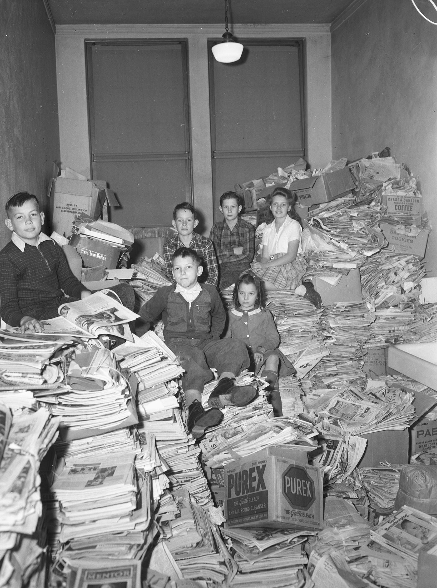 Waste paper collection at Oakhurst Elementary School, 1944