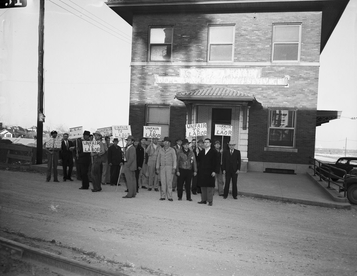 Convair workers picket Acme Freight Service, 1946