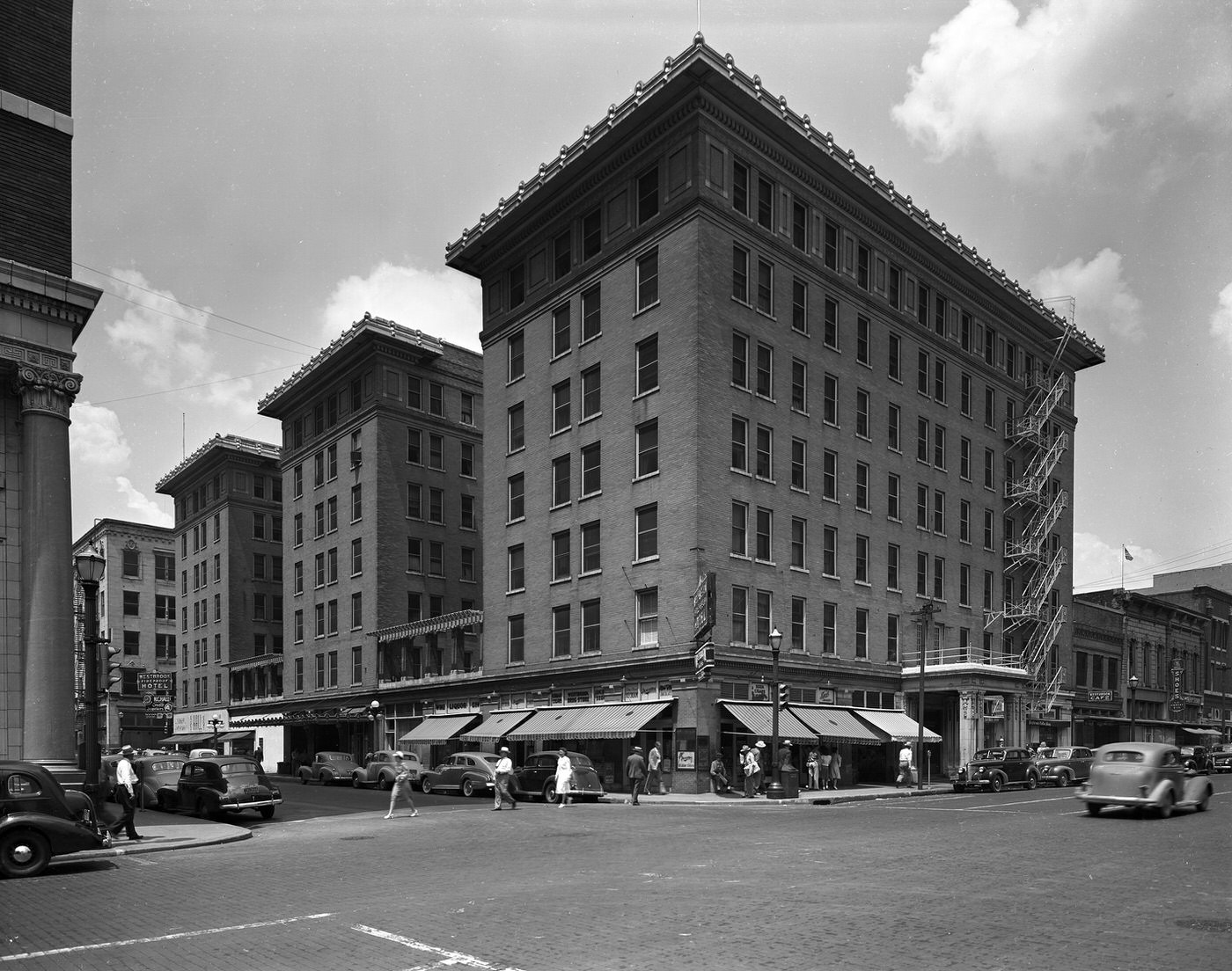 Westbrook Hotel at 4th and Main Street, Fort Worth, 1942