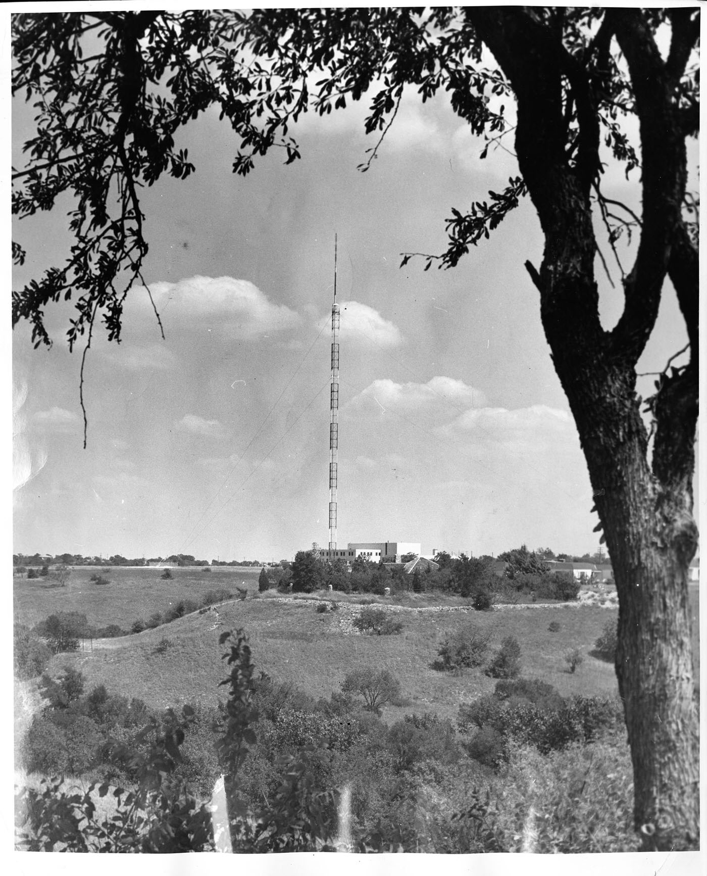 WBAP-TV building and transmitting tower on a knoll in east Fort Worth, Texas, 1948