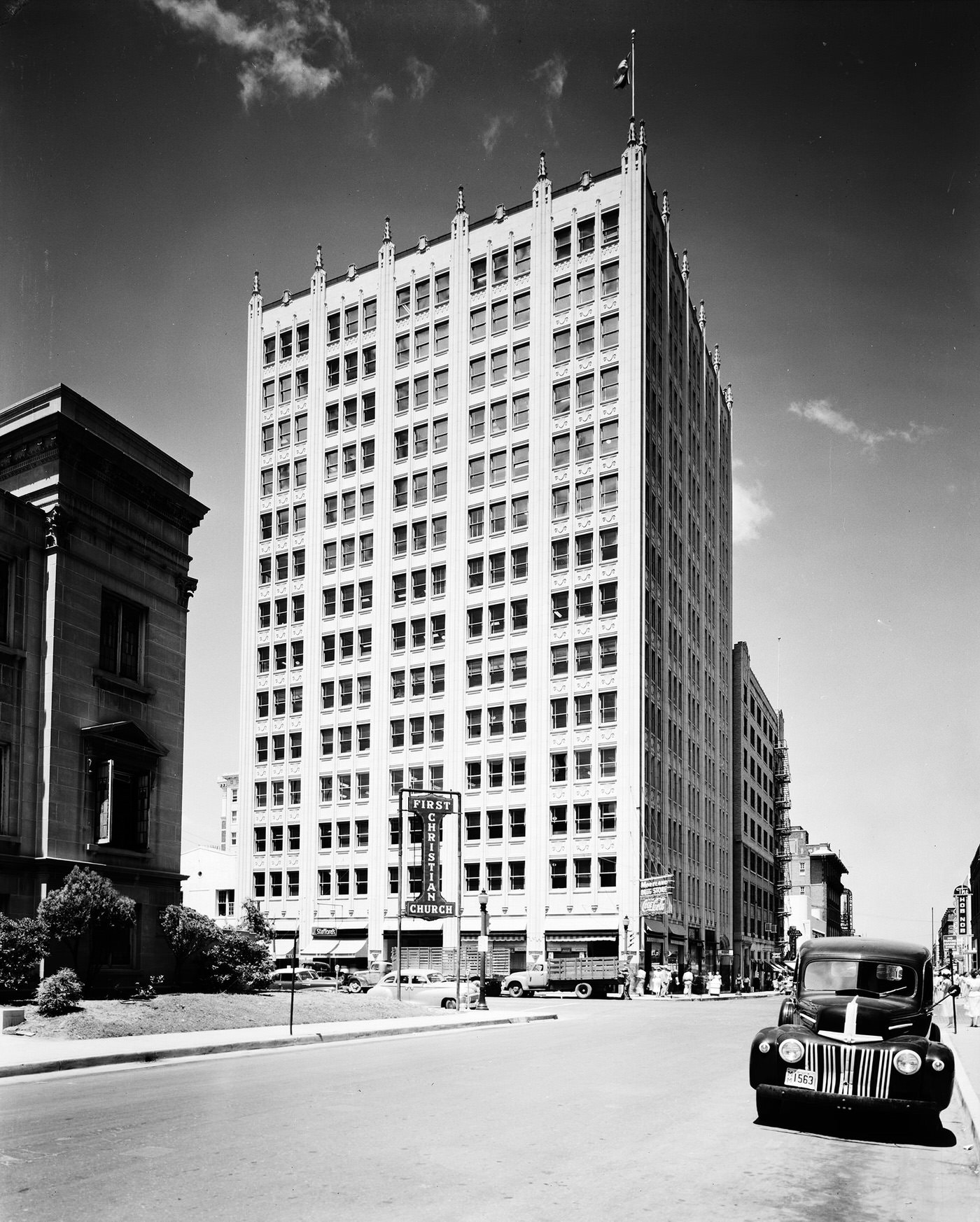 Petroleum building at 6th and Throckmorton, downtown Fort Worth, Texas, 1949