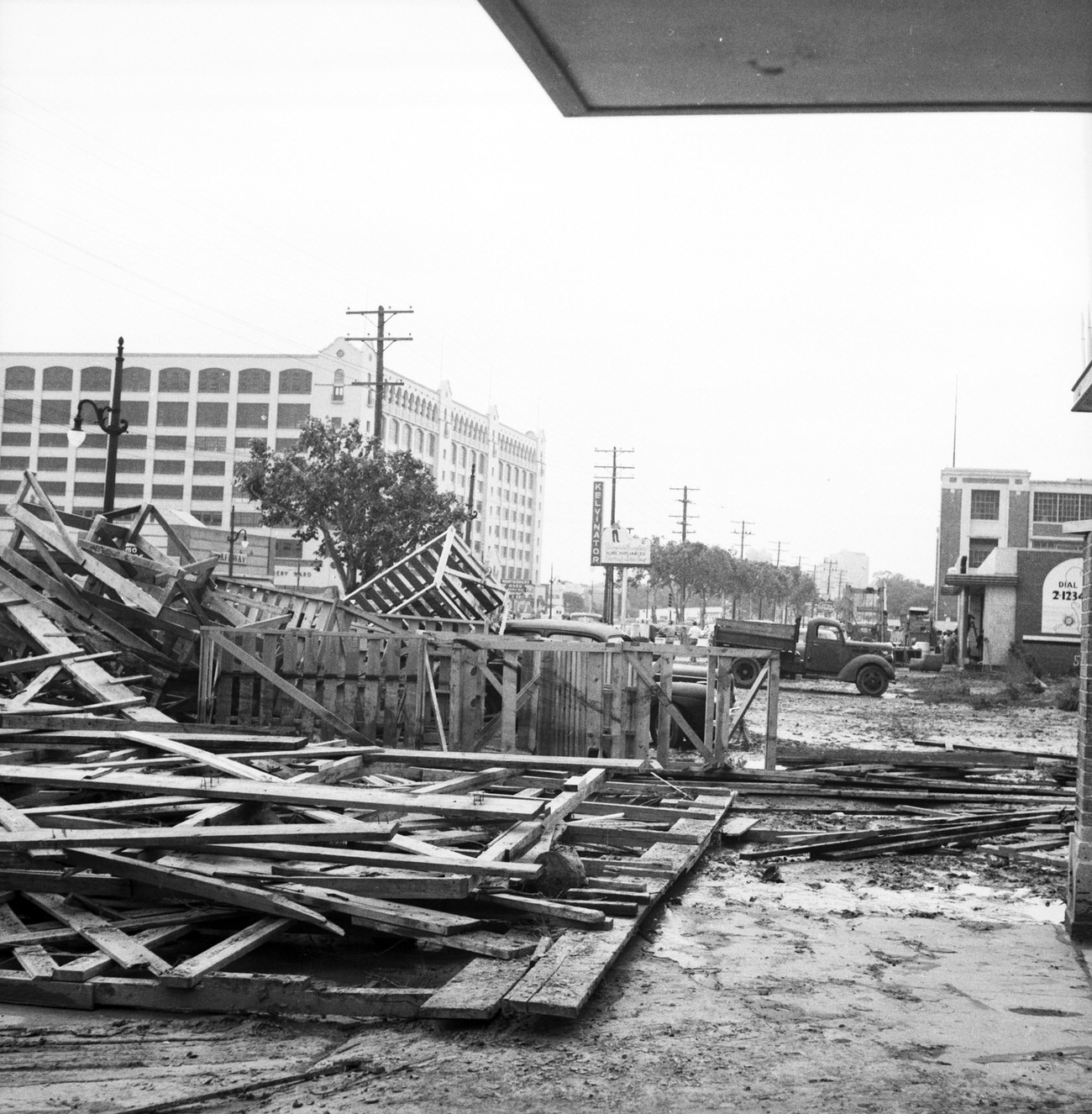 Lloyd Patton Motors after flood, 1949