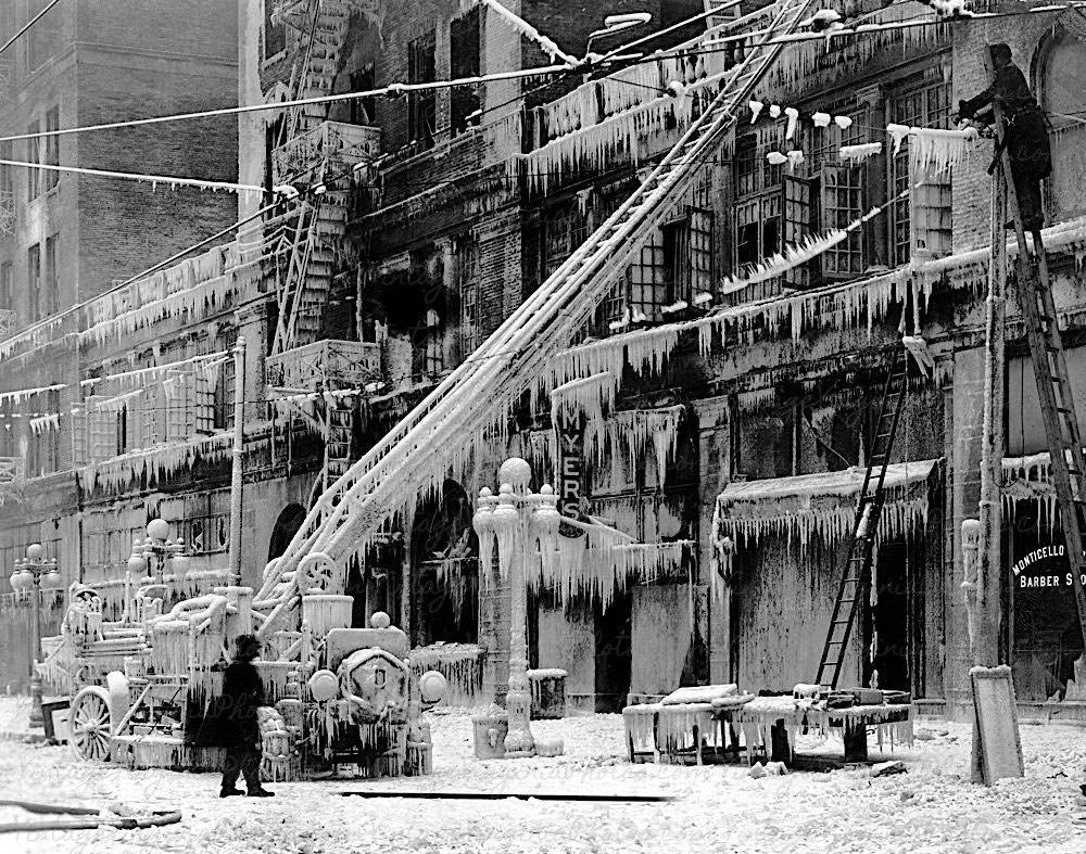 Monticello Donna Hotel after the fire, 1918