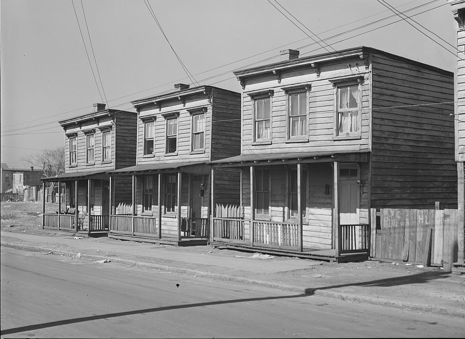 Houses occupied by defense workers. Norfolk, Virginia, 1941