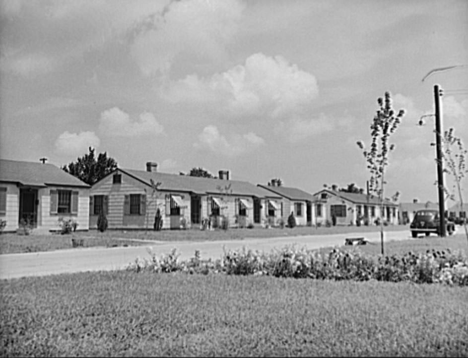 Defense housing. Hale Homes, Portsmouth, Virginia, 1940s
