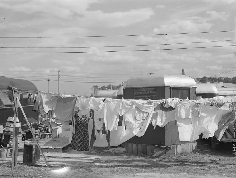 Trailer camp for construction workers. Ocean View, outskirts of Norfolk, Virginia, 1941