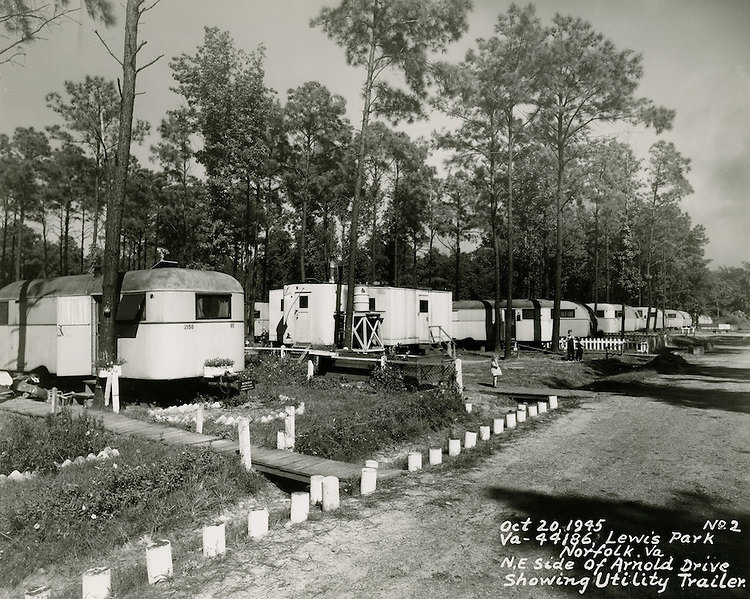 Lewis Park. Northeast side of Arnold Drive showing Utility Trailer, 1945