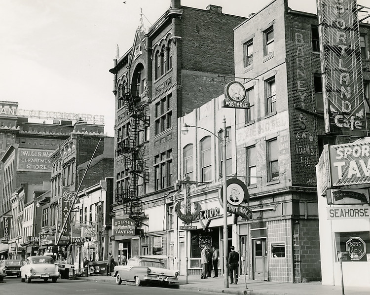 Main Street looking West. December 07, 1961