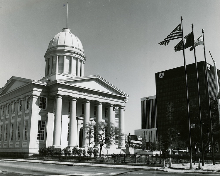 Macarthur Memorial, 1970s