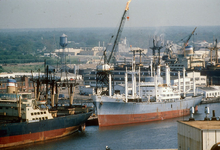 Waterfront Shipyard, 1978