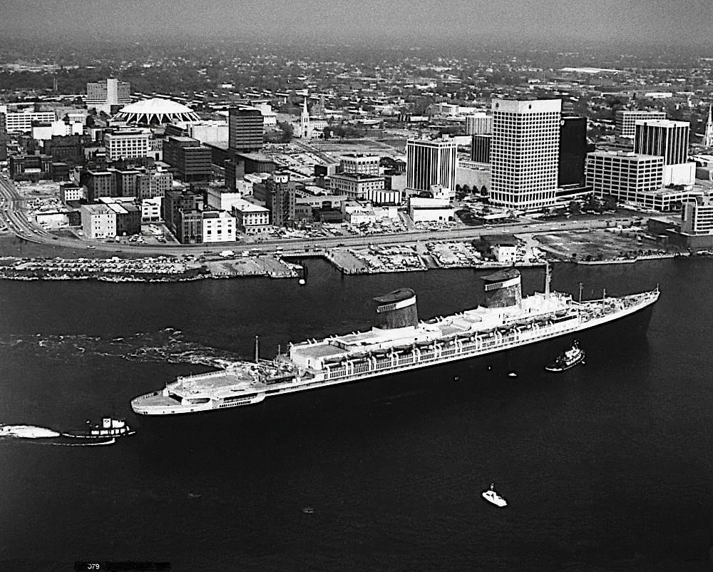 SS United States in Norfolk Downtown, 1980