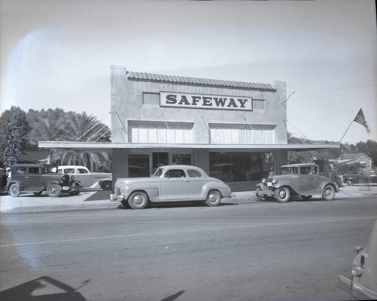 Safeway Store Exterior, 1942