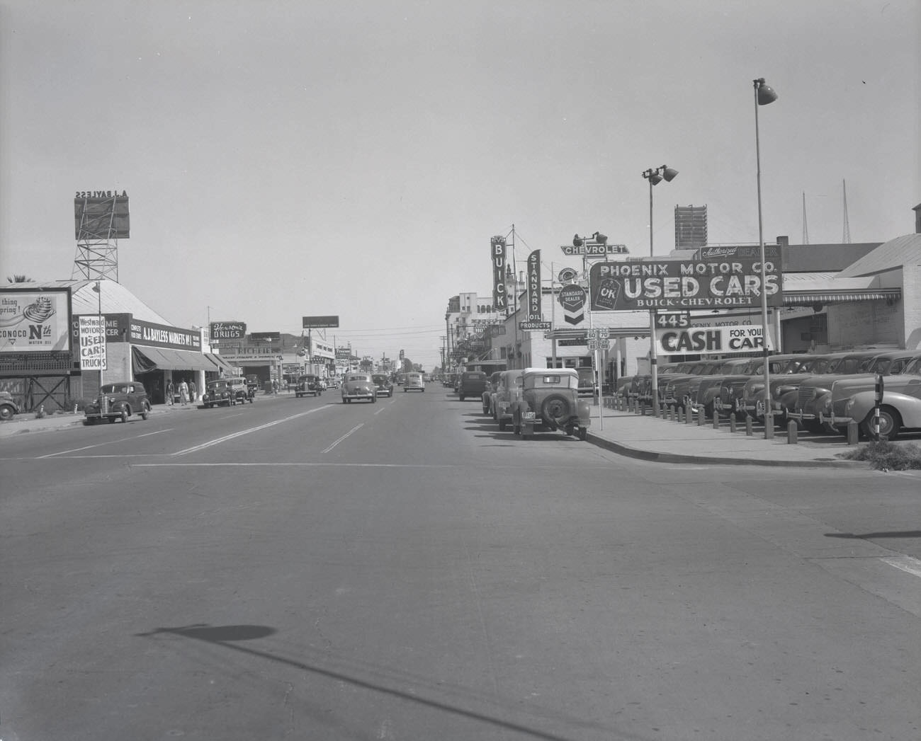 Paul Bennett Super Service Station Street View, 1942