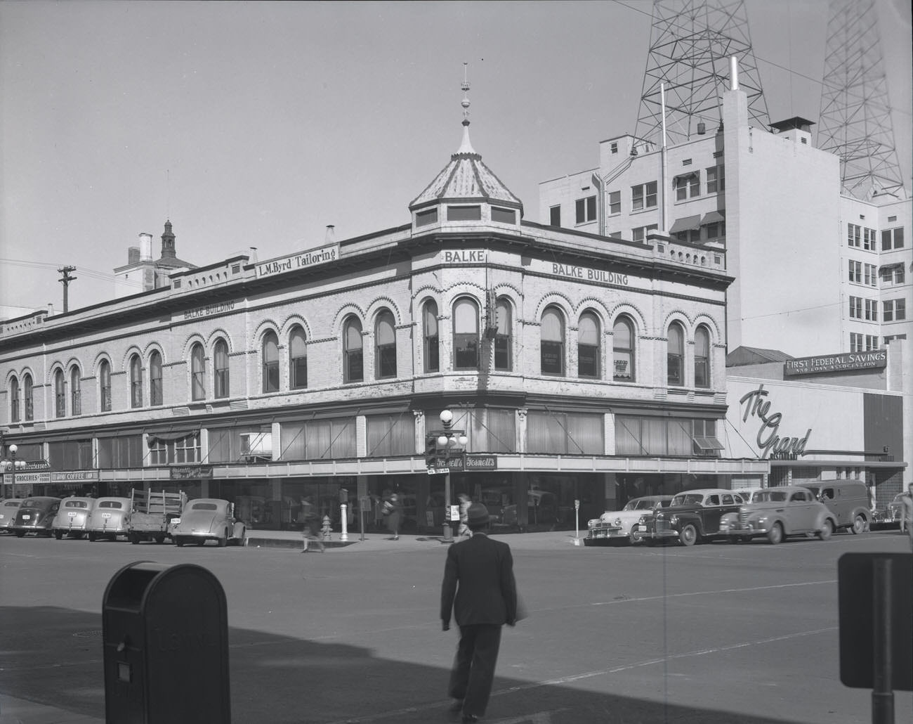 Balke Building, 1942. This building stood on the northeast corner of 1st Avenue and Adams.