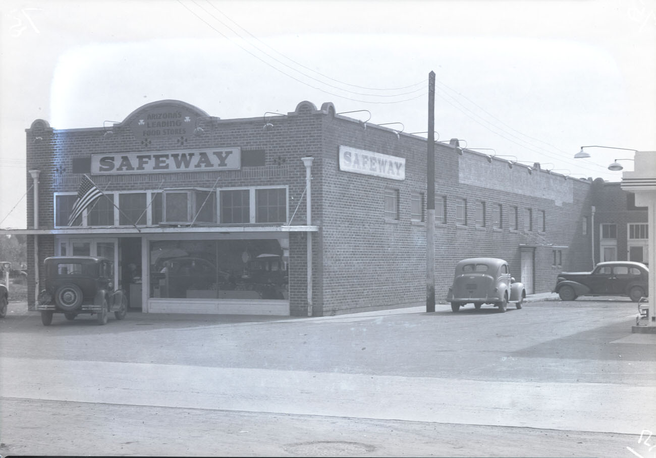 Safeway Store Exterior, 1942