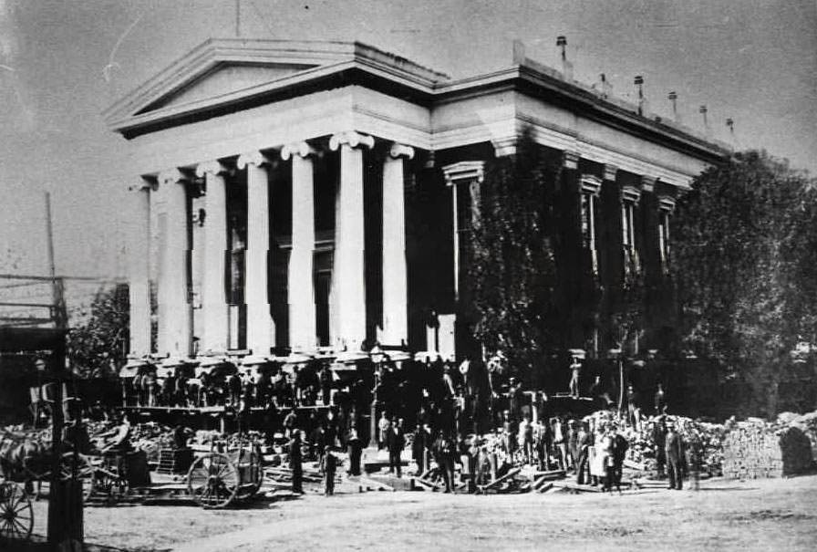 2nd Sacramento County Courthouse being raised, 1870