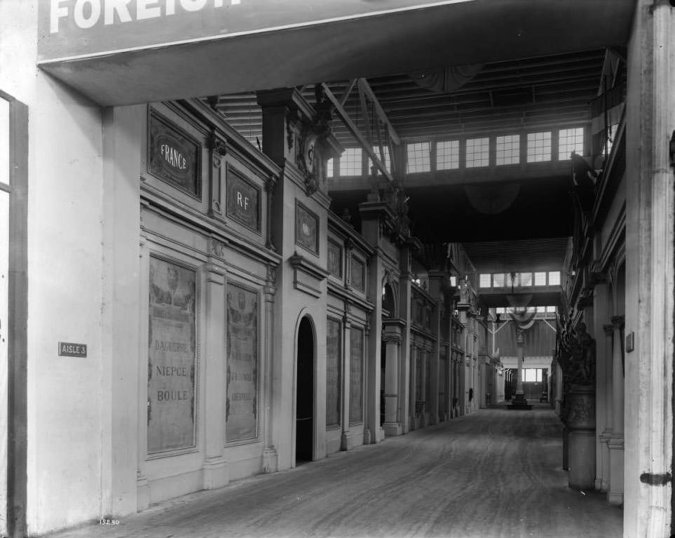 Entrance to French educational exhibits in the Palace of Education and Social Economy at the Louisiana Purchase Exposition, 1904