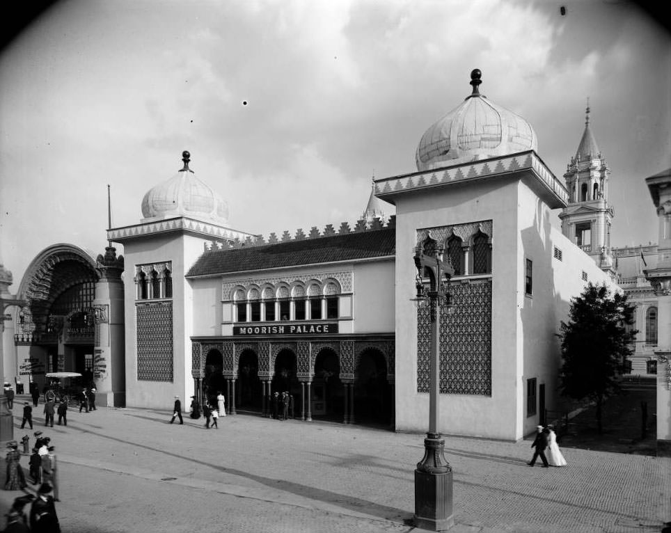 The Moorish Palace concession on the Pike at the Louisiana Purchase Exposition, 1904