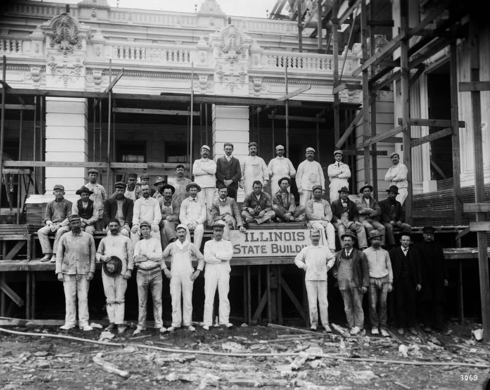 Men involved in building the Illinois pavilion for the Louisiana Purchase Exposition.