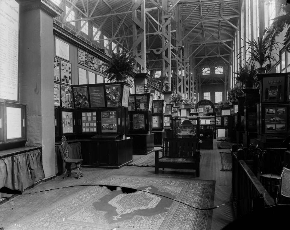 New York State exhibit in the Palace of Education and Social Economy, 1904