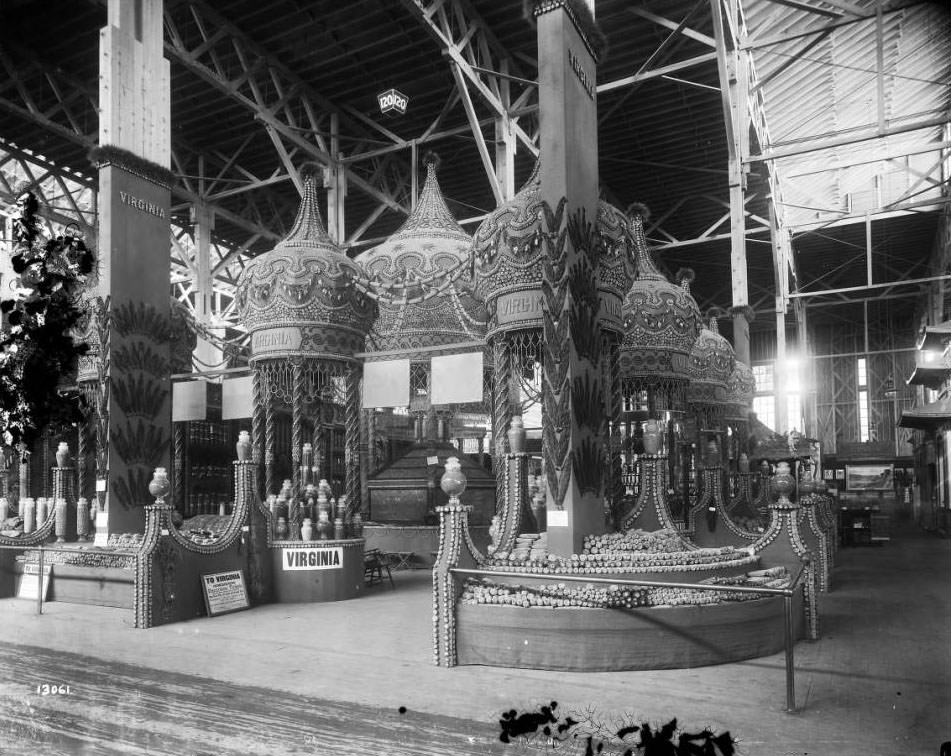 Virginia's exhibit in the Palace of Agriculture at the Louisiana Purchase Exposition, 1904