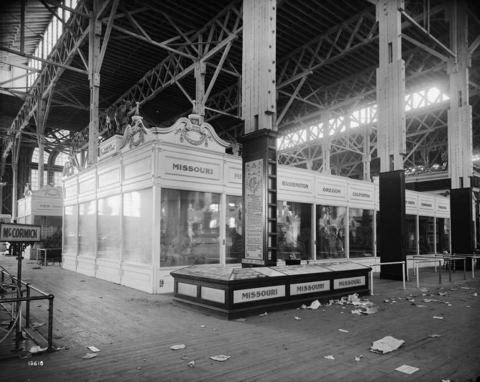 The Missouri dairy exhibit at the Louisiana Purchase Exposition, 1904