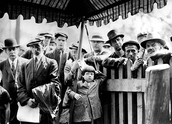 Men at the recruiting tents, 1910s