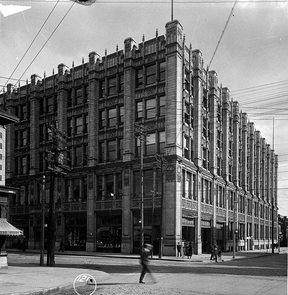 299 Queen Street West, 1910s