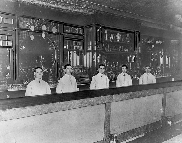 St. Charles Hotel bartenders, 1910s