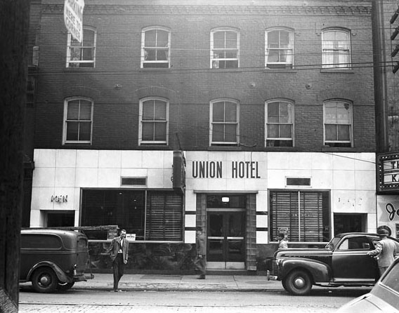 The exterior of the Union Hotel, 1940s