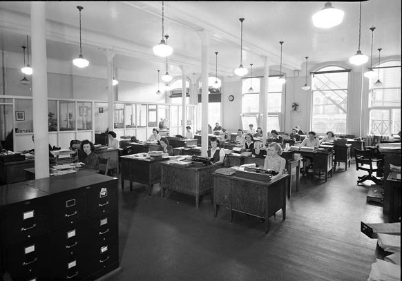 The typing pool at in unidentified office building, 1940s