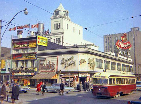 Postcard view of Yonge and Dundas when the Brown Derby held court on the northeast corner, 1966